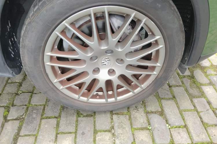 Used Porsche Cayenne 2015 Cayenne 3.0T Right Front Wheel Hub