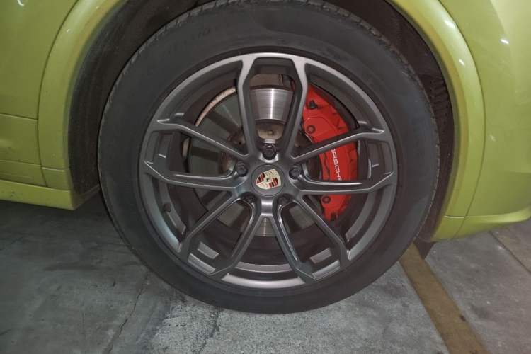 Used Porsche Cayenne 2015 Cayenne GTS 3.6T Right Front Wheel Hub