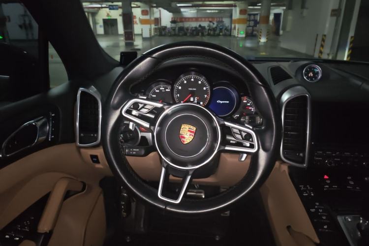 Used Porsche Cayenne 2015 Cayenne 3.0T Steering Wheel