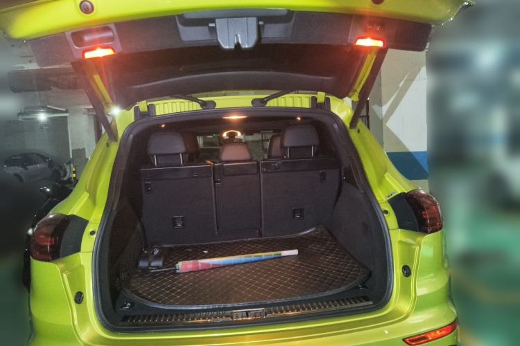 Used Porsche Cayenne 2015 Cayenne 3.0T Trunk