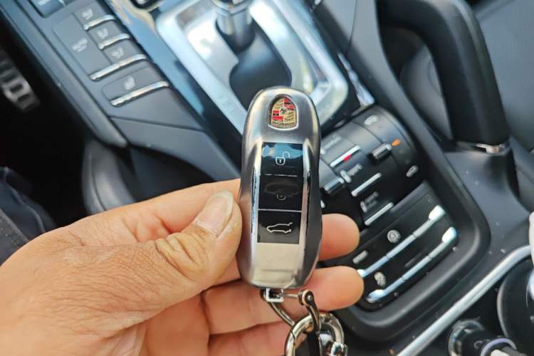 Used Porsche Cayenne 2015 Cayenne 3.0T Vehicle Key