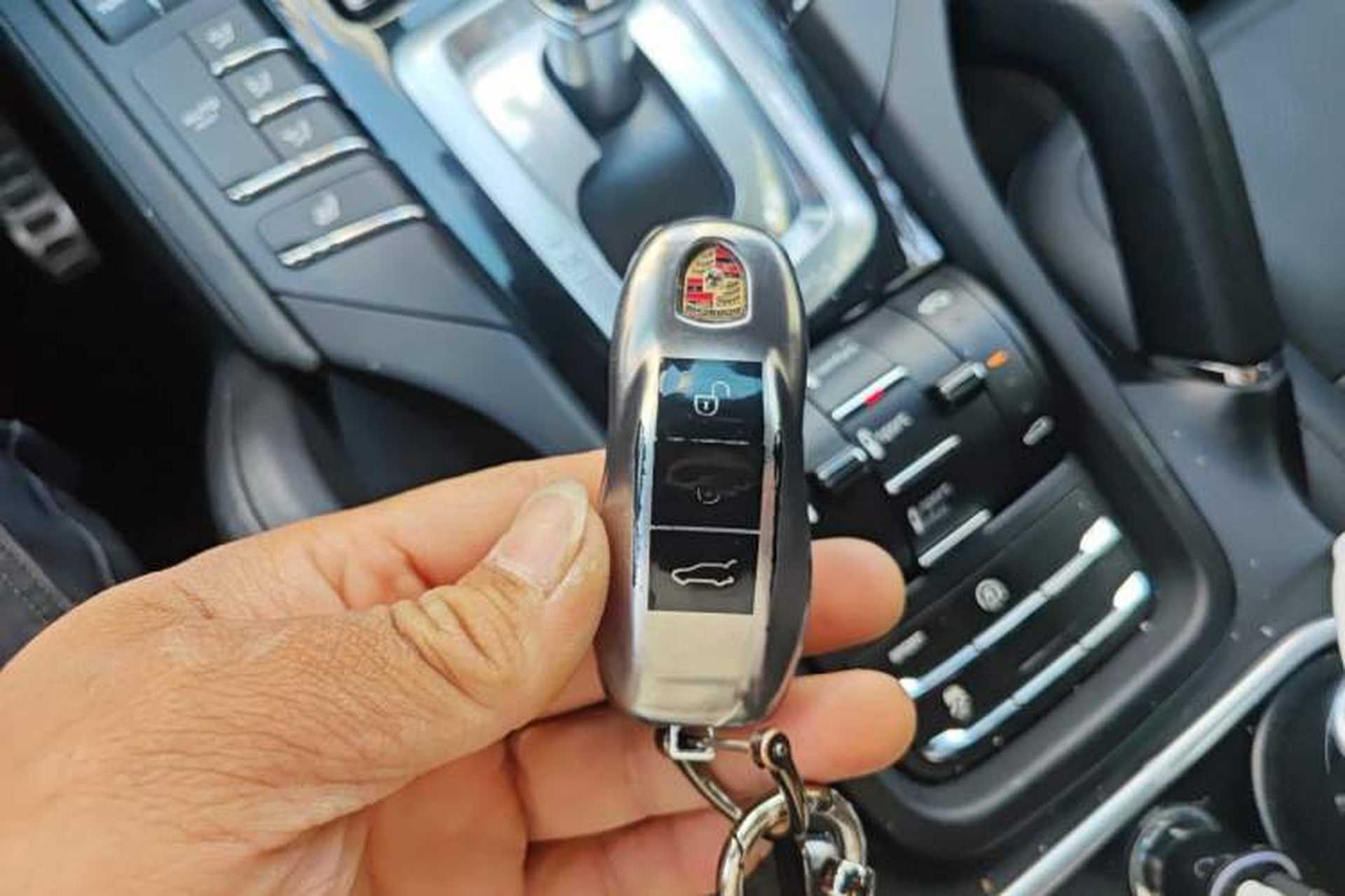 Used Porsche Cayenne 2015 Cayenne 3.0T Vehicle Key