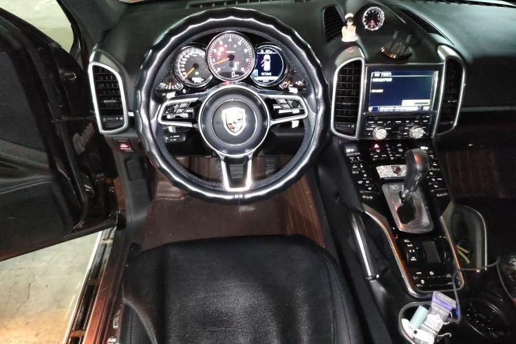 Used Porsche Cayenne 2015 Cayenne S 3.6T Steering Wheel