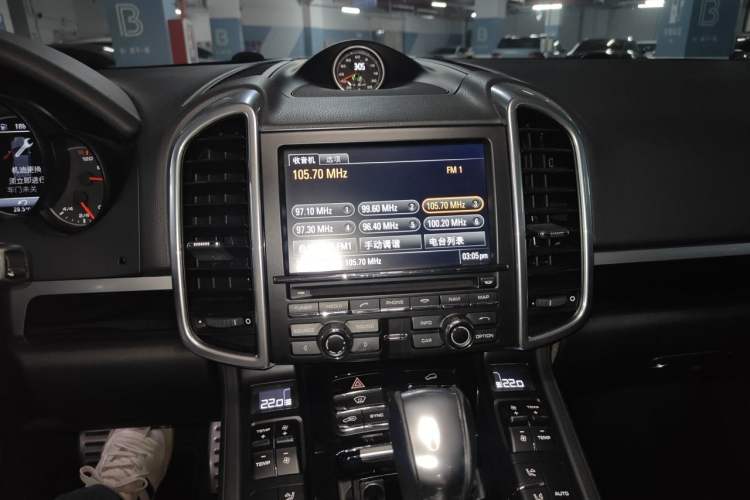 Used Porsche Cayenne 2015 Cayenne 3.0T Audio And AC Panel