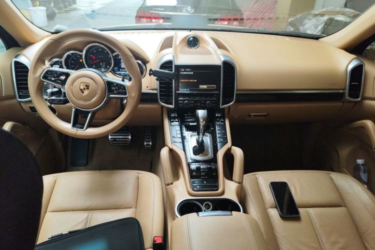 Used Porsche Cayenne 2015 Cayenne 3.0T Center Console