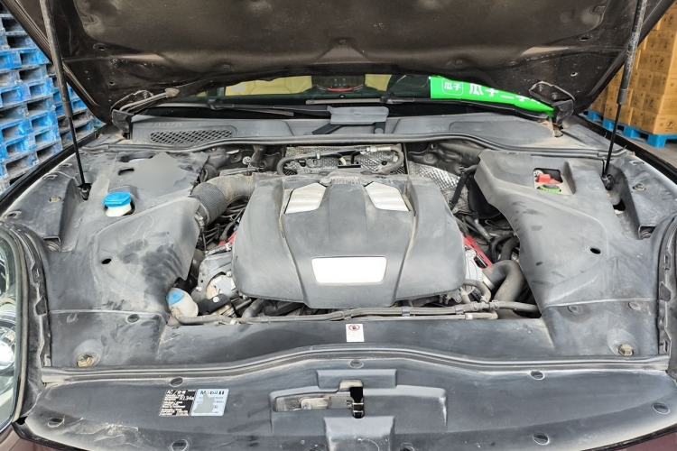 Used Porsche Cayenne 2015 Cayenne 3.0T Engine Bay