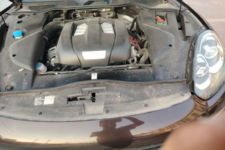 Used Porsche Cayenne 2015 Cayenne 3.0T Engine Bay