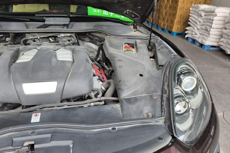 Used Porsche Cayenne 2015 Cayenne 3.0T Engine Bay Left