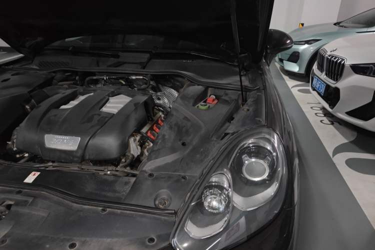 Used Porsche Cayenne 2015 Cayenne 3.0T Engine Bay Left