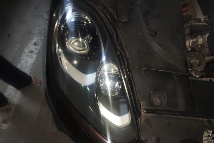 Used Porsche Cayenne 2015 Cayenne 3.0T Engine Bay Right