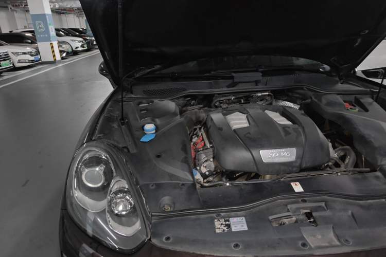Used Porsche Cayenne 2015 Cayenne 3.0T Engine Bay Right