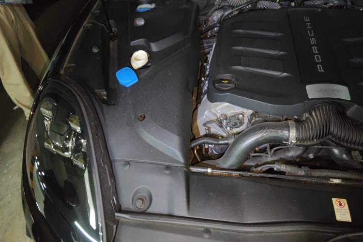Used Porsche Cayenne 2015 Cayenne GTS 3.6T Engine Bay Right
