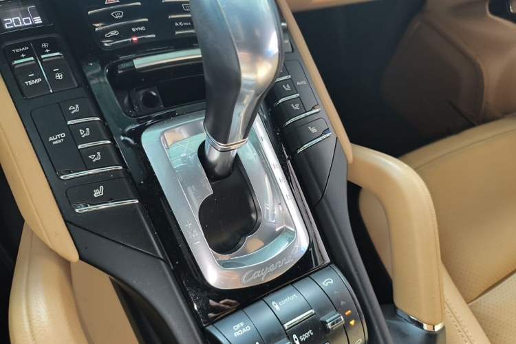 Used Porsche Cayenne 2015 Cayenne 3.0T Gear Lever