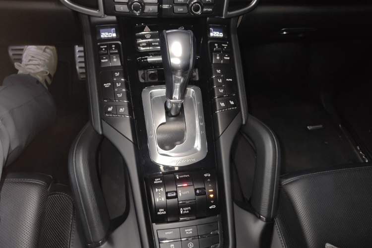 Used Porsche Cayenne 2015 Cayenne 3.0T Gear Lever