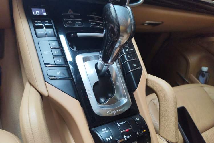 Used Porsche Cayenne 2015 Cayenne 3.0T Gear Lever