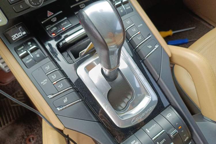 Used Porsche Cayenne 2015 Cayenne 3.0T Gear Lever