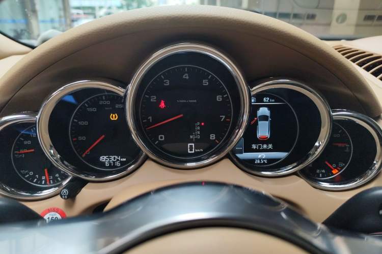 Used Porsche Cayenne 2015 Cayenne 3.0T Instrument Cluster
