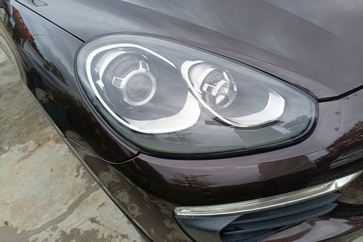 Used Porsche Cayenne 2015 Cayenne 3.0T Right Front Headlight