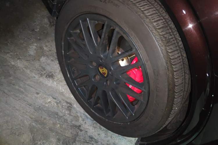 Used Porsche Cayenne 2015 Cayenne GTS 3.6T Right Front Wheel Hub
