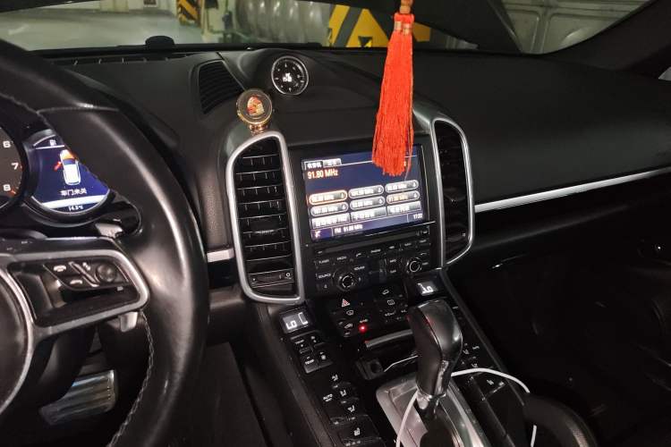 Used Porsche Cayenne 2015 Cayenne 3.0T Audio And AC Panel