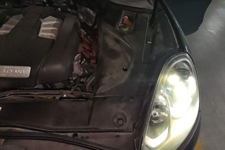Used Porsche Cayenne 2015 Cayenne 3.0T Engine Bay Left