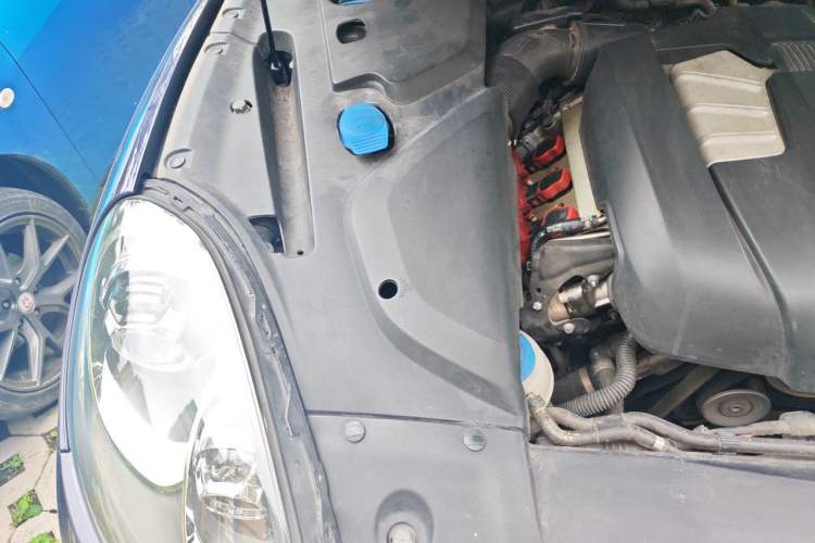 Used Porsche Cayenne 2015 Cayenne 3.0T Engine Bay Right