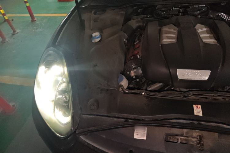 Used Porsche Cayenne 2015 Cayenne 3.0T Engine Bay Right