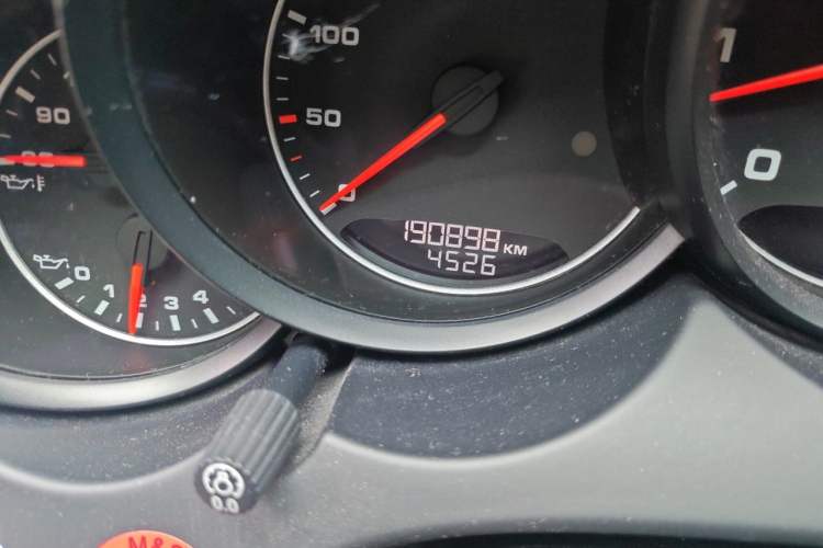 Used Porsche Cayenne 2015 Cayenne 3.0T Odometer Close Up