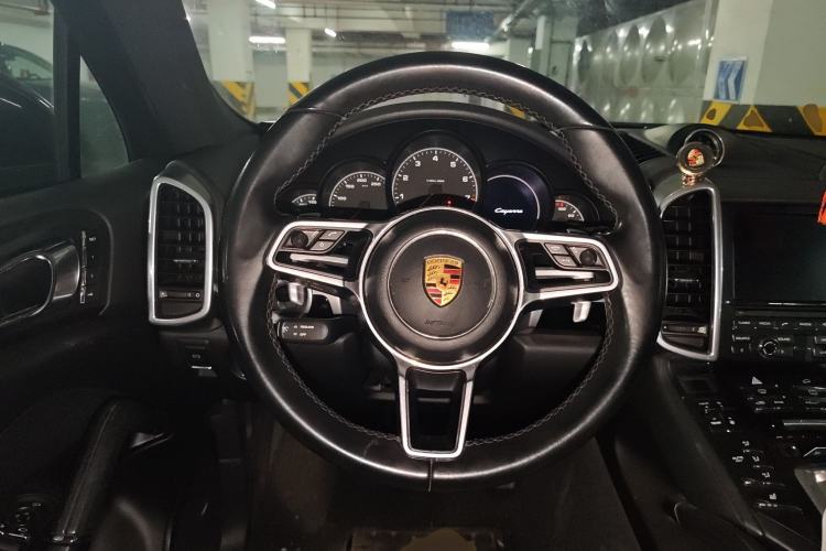 Used Porsche Cayenne 2015 Cayenne 3.0T Steering Wheel
