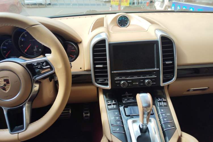Used Porsche Cayenne 2015 Cayenne 3.0T Audio And AC Panel