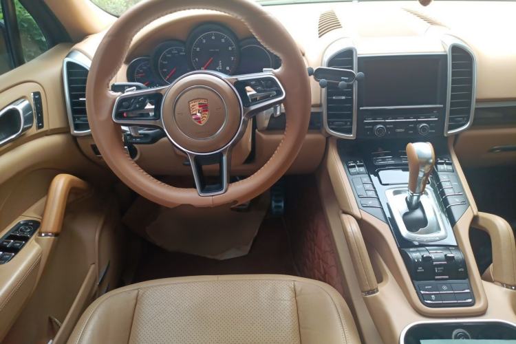 Used Porsche Cayenne 2015 Cayenne 3.0T Center Console