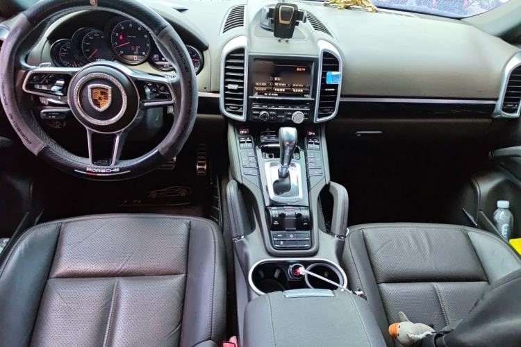 Used Porsche Cayenne 2015 Cayenne 3.0T Center Console