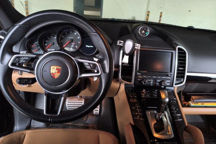 Used Porsche Cayenne 2015 Cayenne 3.0T Center Console