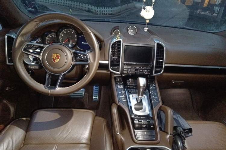 Used Porsche Cayenne 2015 Cayenne 3.0T Center Console