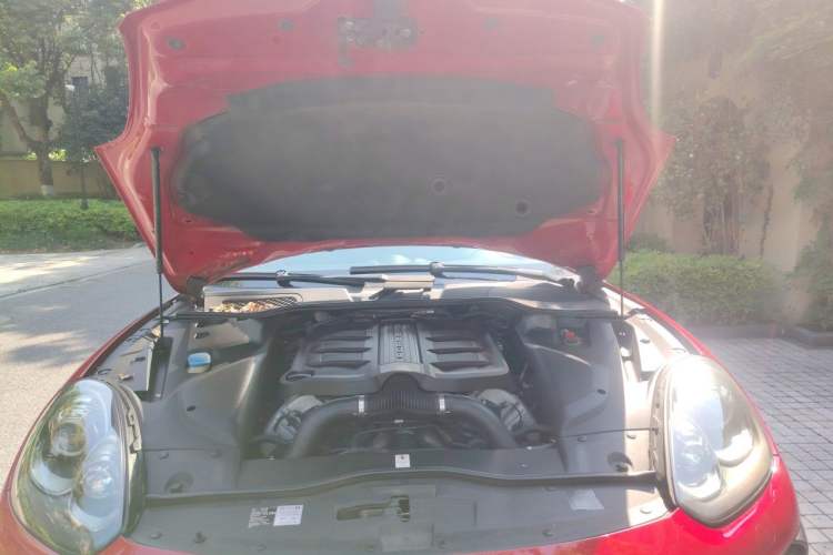 Used Porsche Cayenne 2015 Cayenne GTS 3.6T Engine Bay