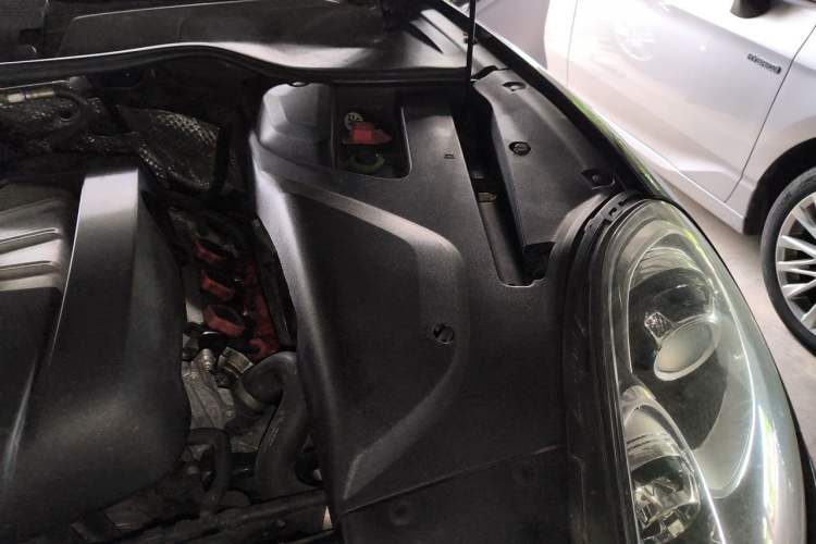Used Porsche Cayenne 2015 Cayenne 3.0T Engine Bay Left