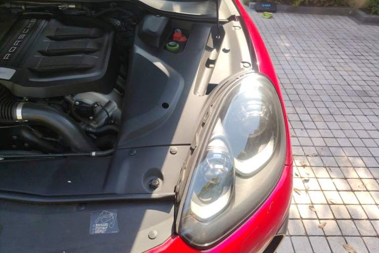 Used Porsche Cayenne 2015 Cayenne GTS 3.6T Engine Bay Left