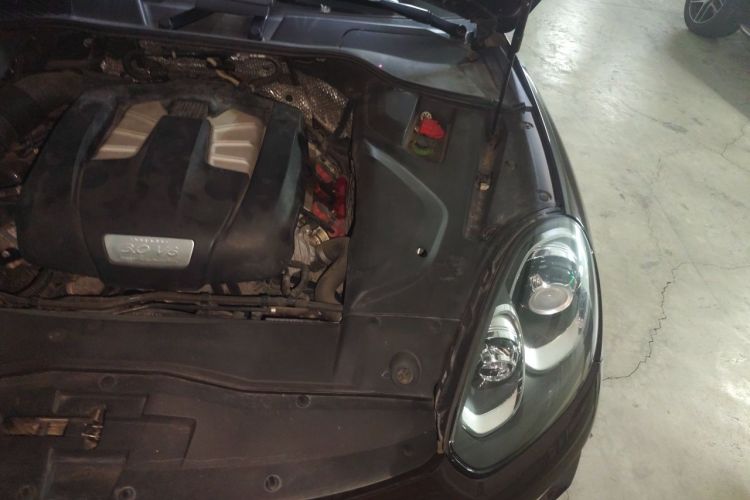 Used Porsche Cayenne 2015 Cayenne 3.0T Engine Bay Left