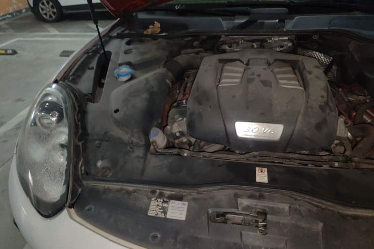 Used Porsche Cayenne 2015 Cayenne 3.0T Engine Bay Right