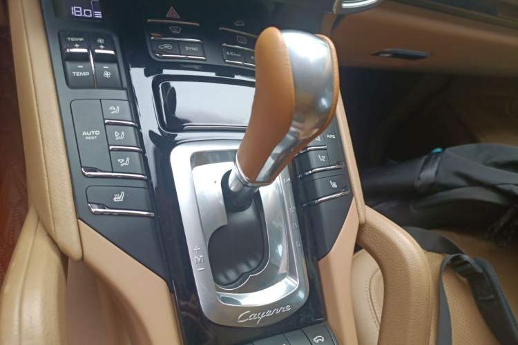 Used Porsche Cayenne 2015 Cayenne 3.0T Gear Lever