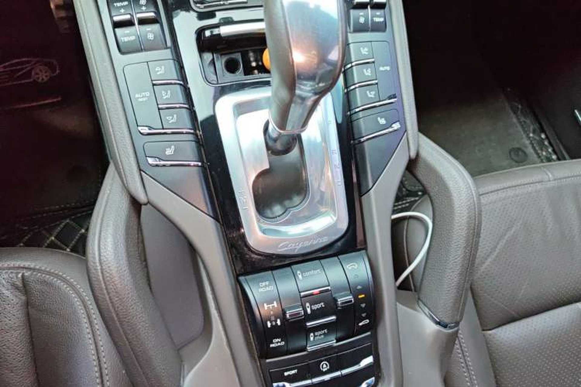 Used Porsche Cayenne 2015 Cayenne 3.0T Gear Lever