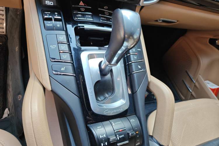 Used Porsche Cayenne 2015 Cayenne 3.0T Gear Lever