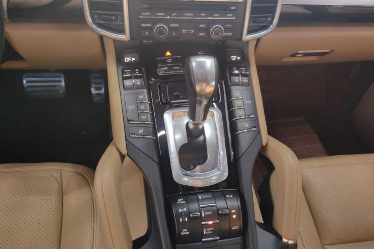 Used Porsche Cayenne 2015 Cayenne 3.0T Gear Lever