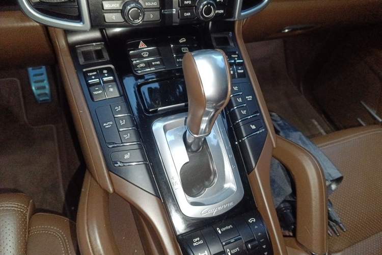 Used Porsche Cayenne 2015 Cayenne 3.0T Gear Lever