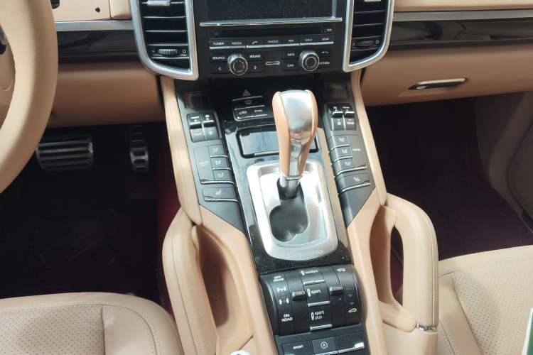 Used Porsche Cayenne 2015 Cayenne 3.0T Gear Lever