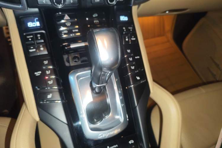 Used Porsche Cayenne 2015 Cayenne 3.0T Gear Lever