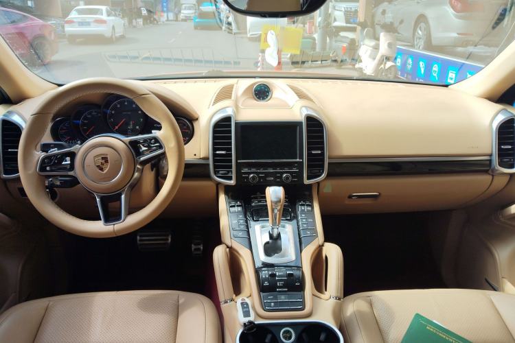 Used Porsche Cayenne 2015 Cayenne 3.0T Interior 2