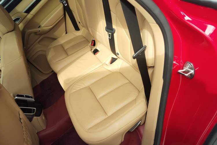 Used Porsche Cayenne 2015 Cayenne 3.0T Interior 4