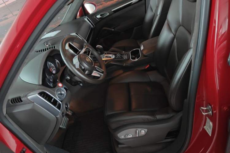 Used Porsche Cayenne 2015 Cayenne GTS 3.6T Left Front Seat