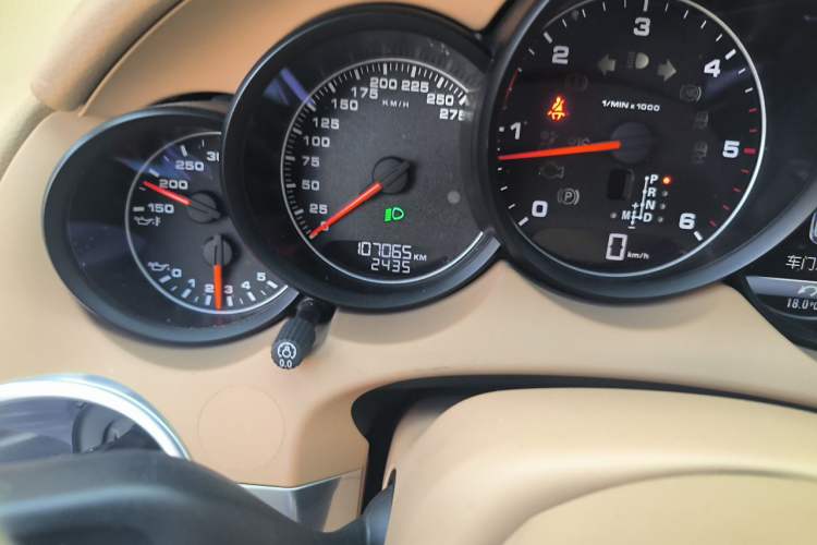 Used Porsche Cayenne 2015 3.0T Odometer Close Up